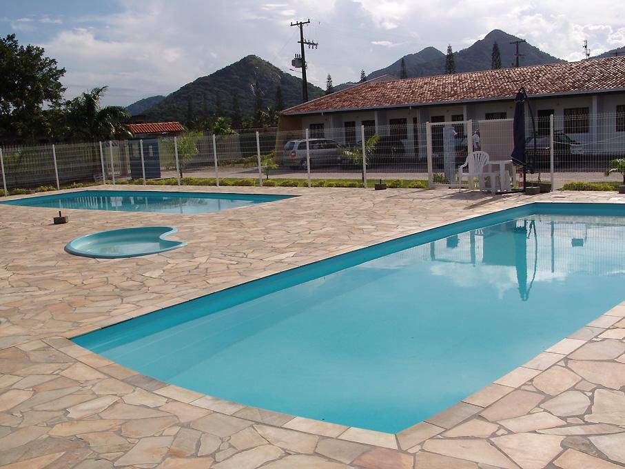 Вилла Kitinete Em Matinhos Com Piscina Экстерьер фото