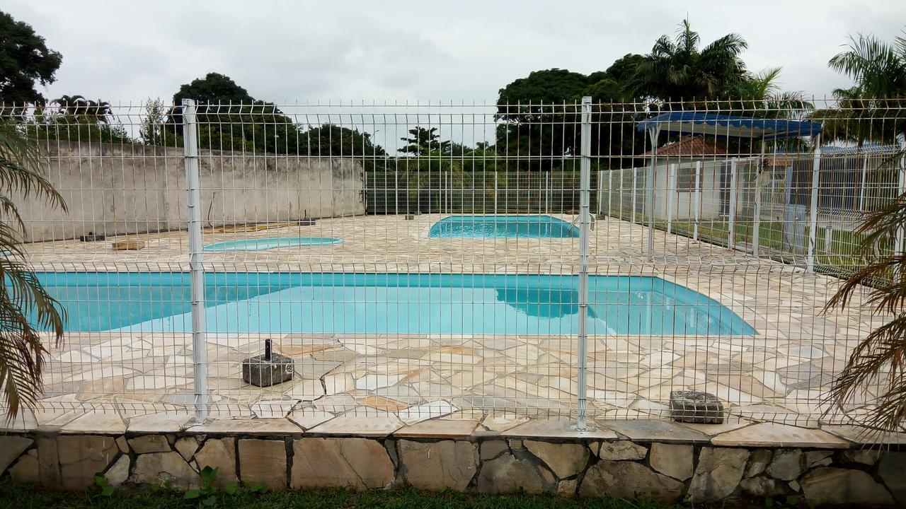 Вилла Kitinete Em Matinhos Com Piscina Экстерьер фото