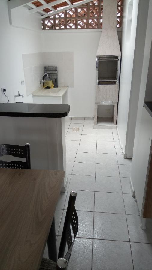 Вилла Kitinete Em Matinhos Com Piscina Экстерьер фото
